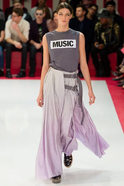 Look 1